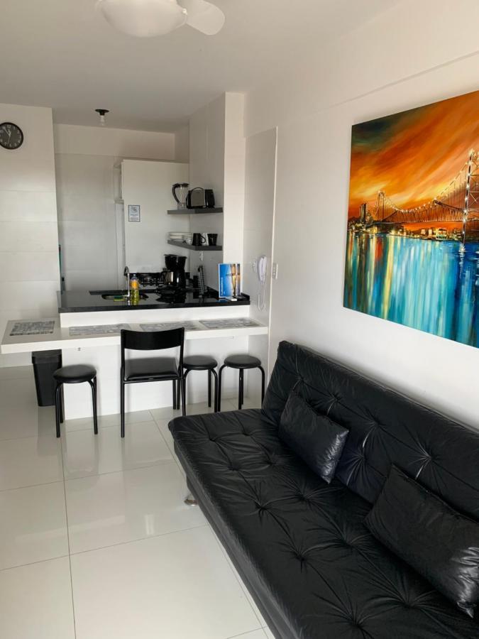 Apartamento Com Vista Do Mar Em Residencial Com Piscina ฟลอเรียนอโปลิส ภายนอก รูปภาพ