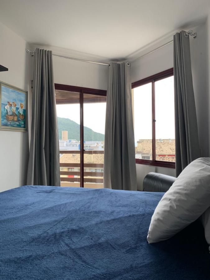 Apartamento Com Vista Do Mar Em Residencial Com Piscina ฟลอเรียนอโปลิส ภายนอก รูปภาพ