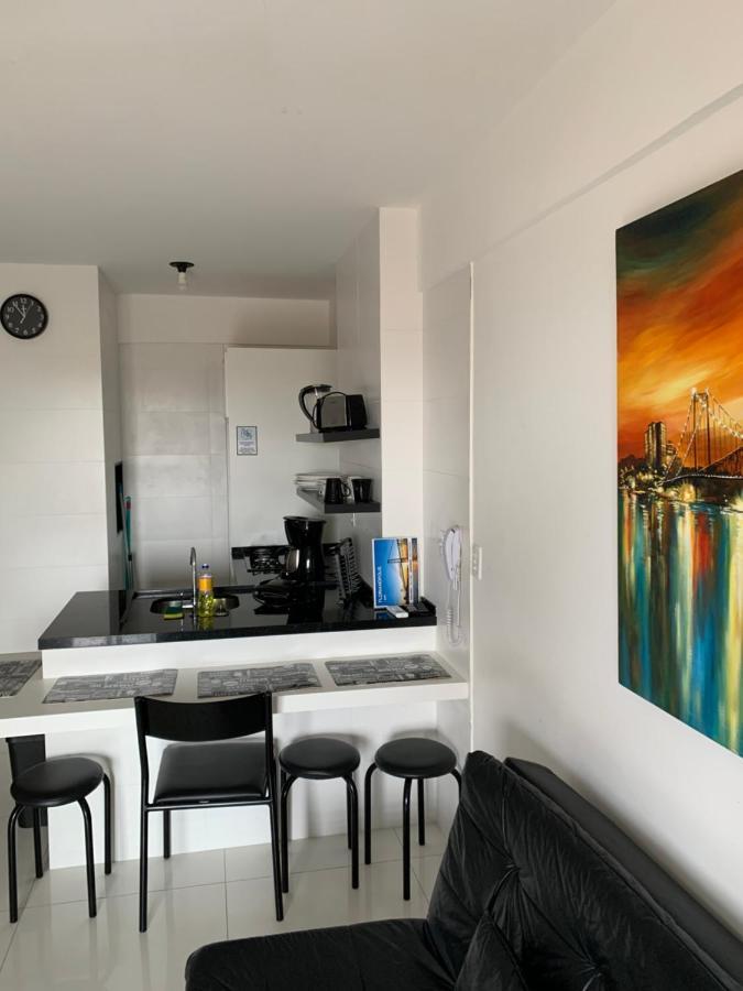 Apartamento Com Vista Do Mar Em Residencial Com Piscina ฟลอเรียนอโปลิส ภายนอก รูปภาพ